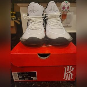 Nike Kyrie infinity